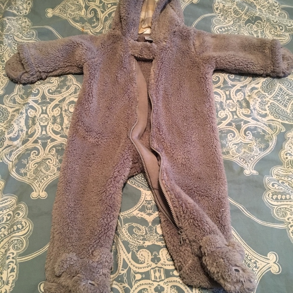 LIKE NEW Carters warm, hooded, winter outfit 3 mo